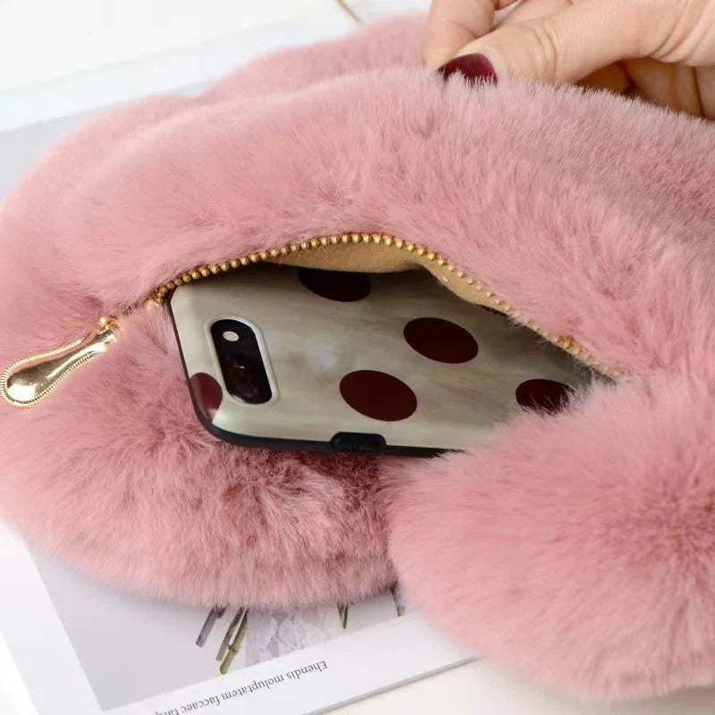 Sac à main forme cœur en fausse fourrure