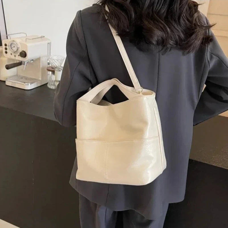 Sac à main fourre-tout élégant au style épuré et spacieux