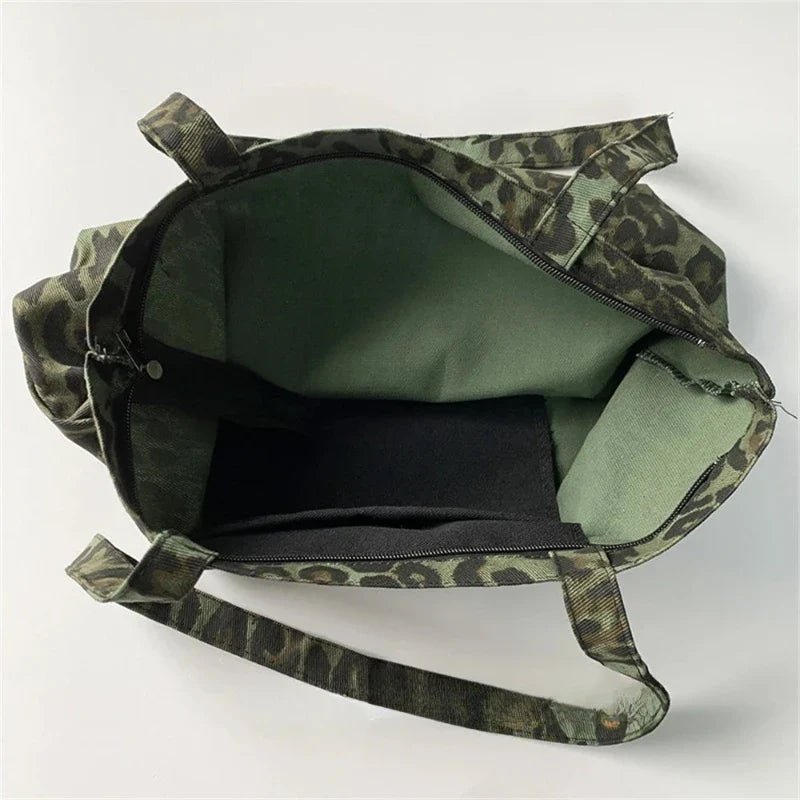 Sac à main grand format léopard vert