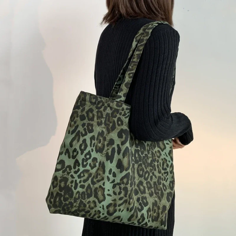 Sac à main léopard vert grand format
