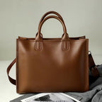 Sac à main marron de type cabas avec bandoulière