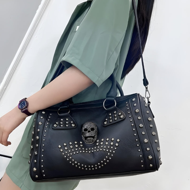 Sac à main original décoré d’une tête de mort