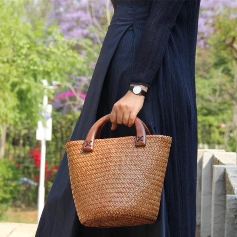 Sac à main style panier en osier poignée bois