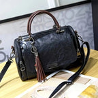 Sac à main vintage noir et élégant