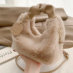 Sac à porter à la main en fausse fourrure