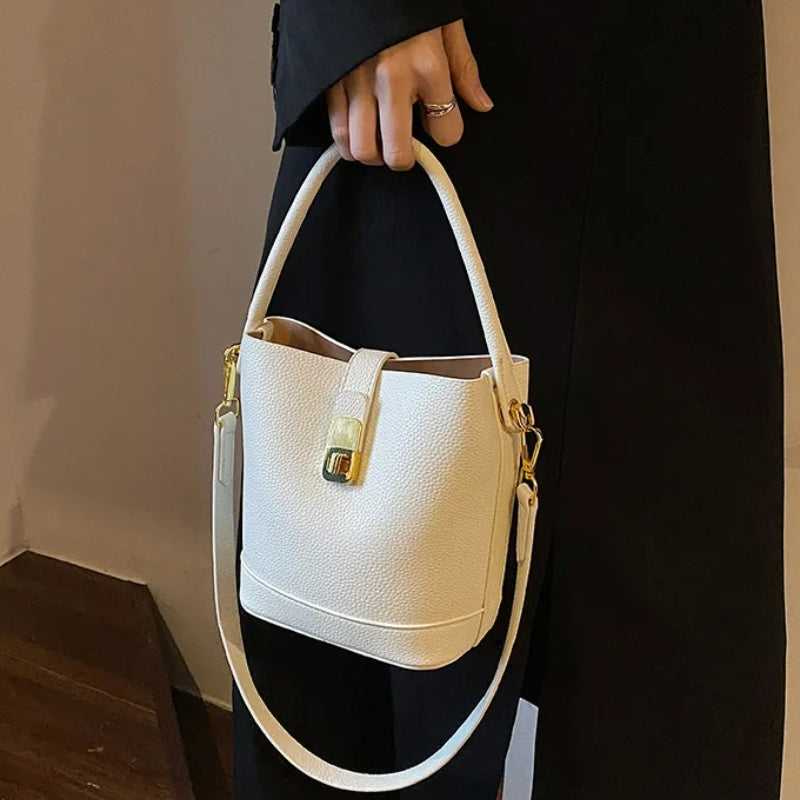 Sac à porter en bandoulière ou à la main façon seau
