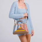 Sac au design audacieux et géométrique