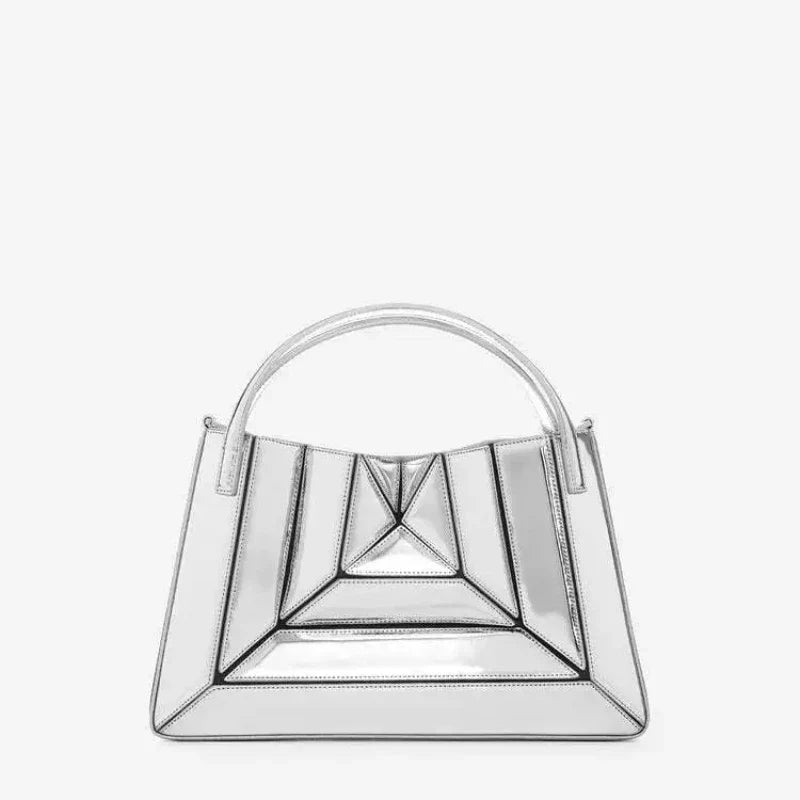 Sac au style graphique géométrique affirmé