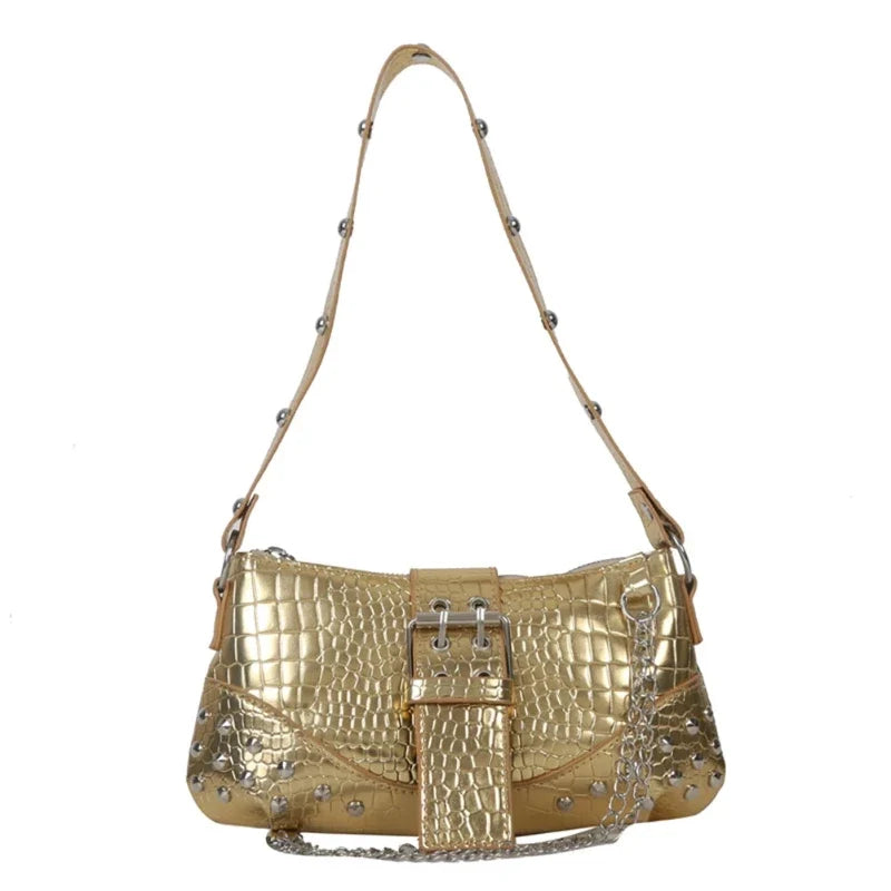 Sac audacieux de forme baguette avec clou argenté