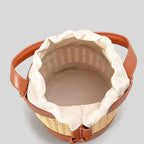 Sac avec bandoulière en rotin tressé design