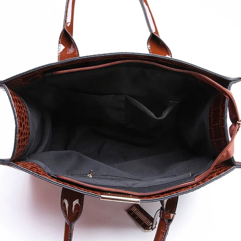 Sac avec bandoulière et finition vernie