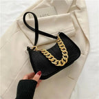 Sac baguette à main pour femme doté d’une chaîne