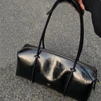 Sac baguette noir au design intemporel et sophistiqué
