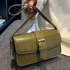 Sac baguette pourvu d’une boucle