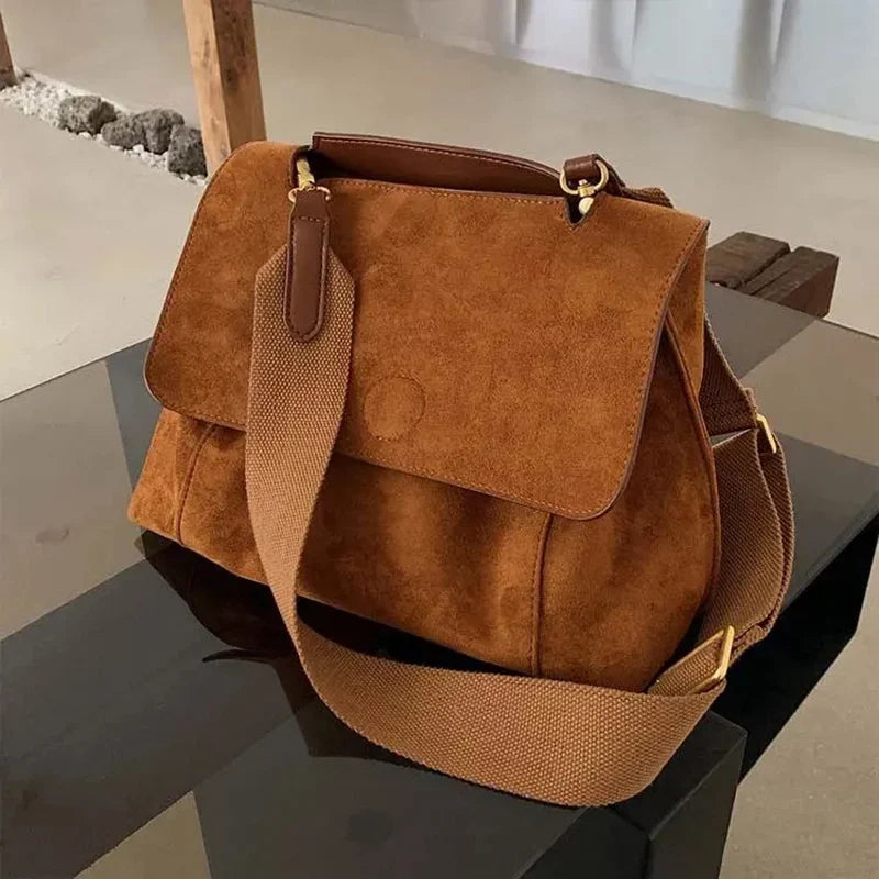 Sac bandoulière à rabat destiné aux femmes
