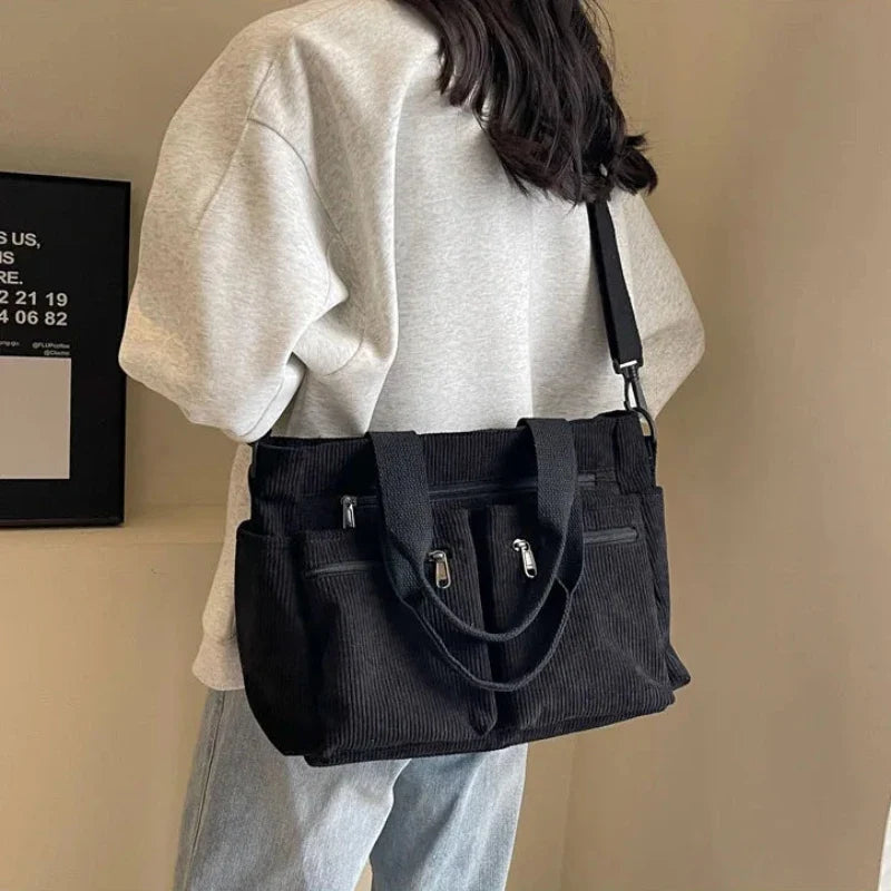 Sac bandoulière confectionné en velours