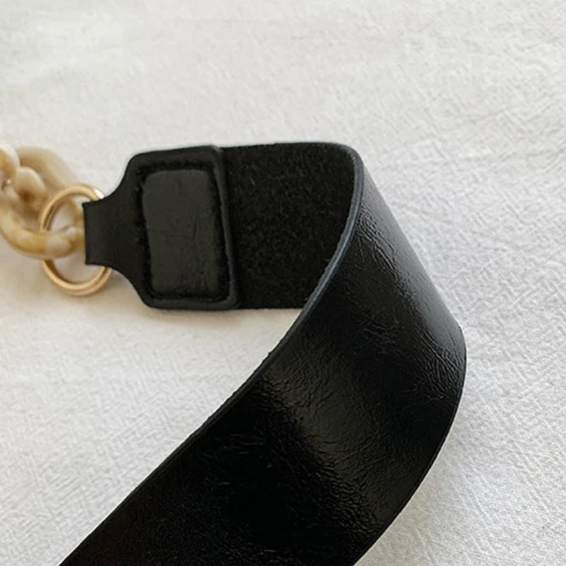 Sac bandoulière également porté épaule