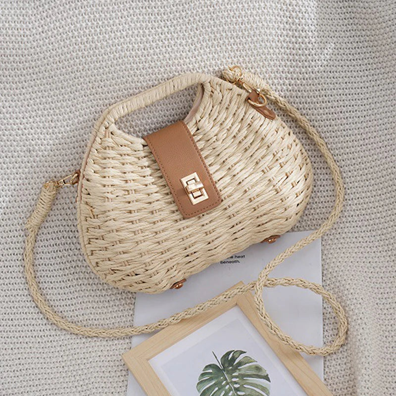 Sac beige tressé en paille avec bandoulière