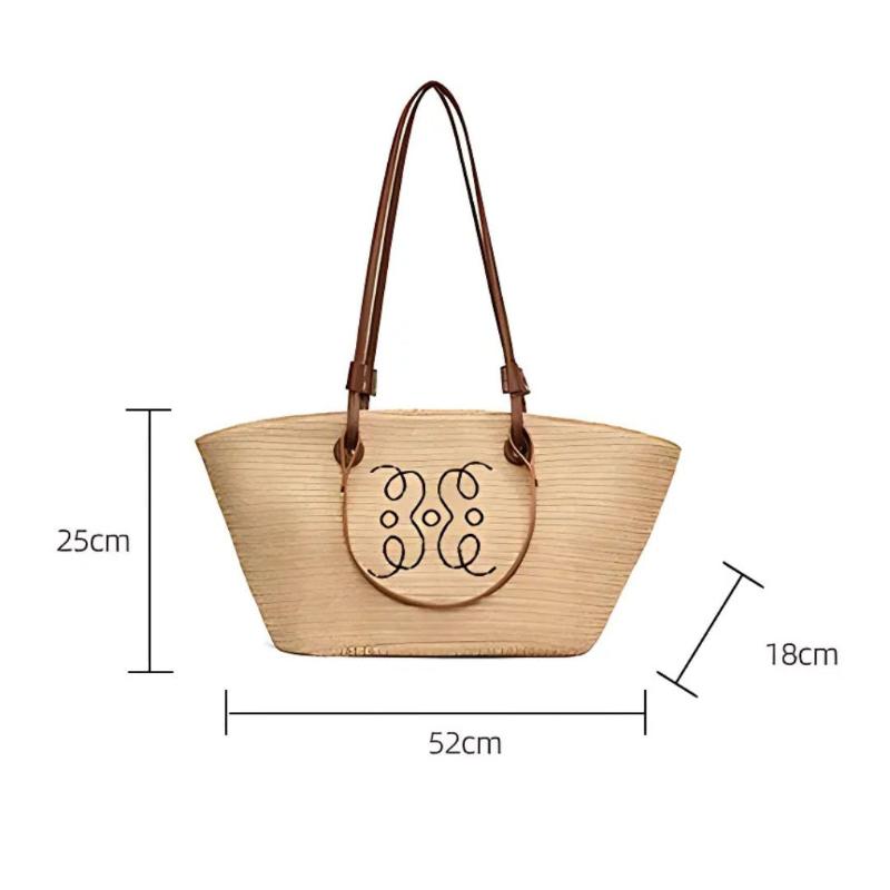 Sac beige versatile confectionné en paille