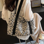 Sac blanc en nylon à motif léopard