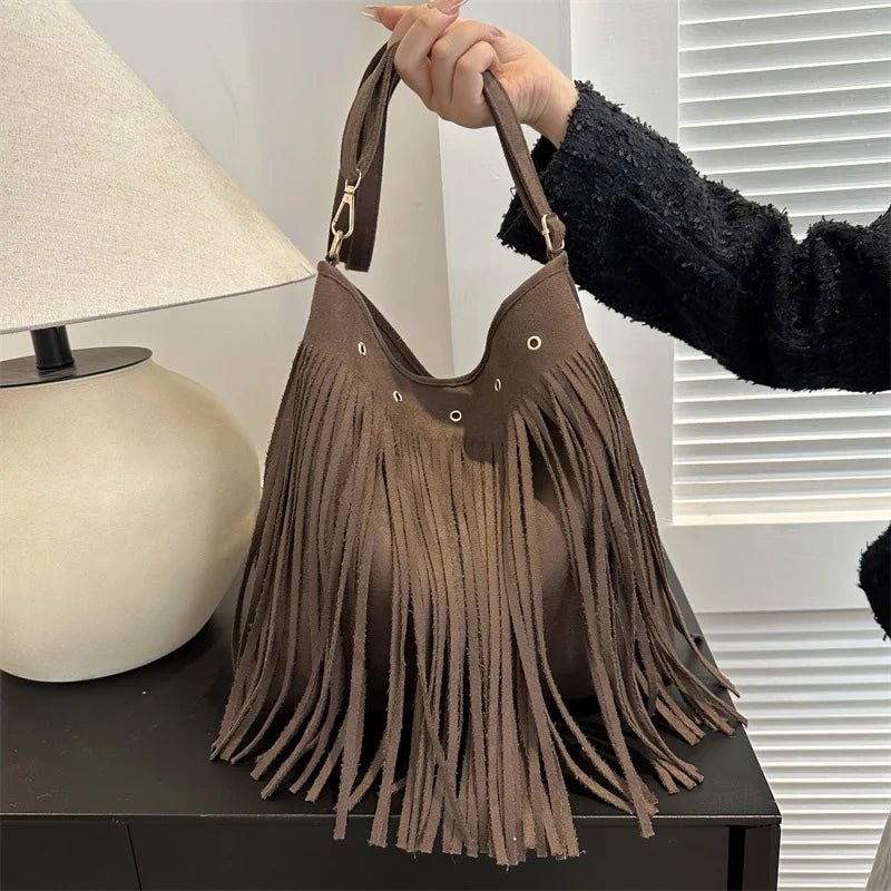 Sac bohème chic agrémenté d’une frange stylée