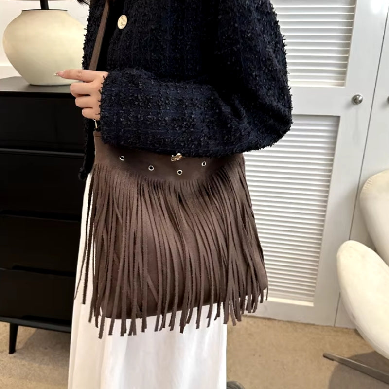 Sac bohème chic orné d’une frange stylée