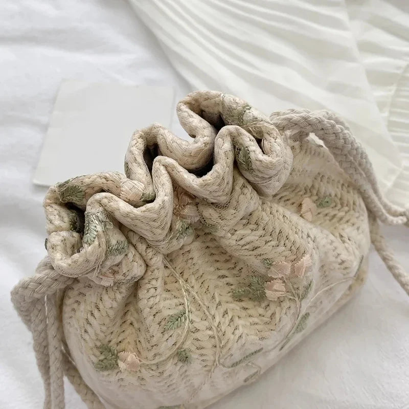 Sac bourse féminin décoré de fleurs brodées