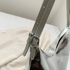 Sac brillant couleur argent au style luxueux