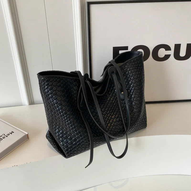 Sac cabas au tressage apparent