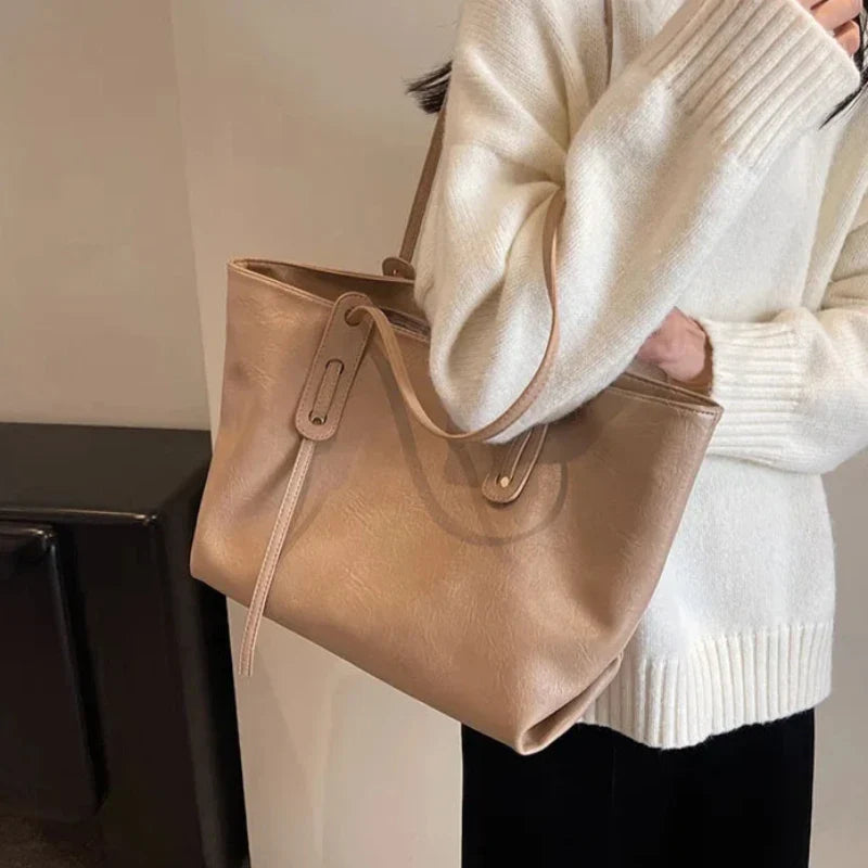 Sac cabas sobre et spacieux à porter à la main