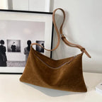 Sac chic à silhouette baguette et design épuré