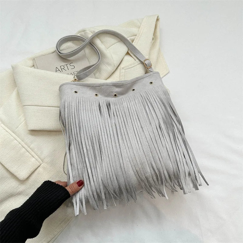 Sac chic bohème avec élégante frange stylée