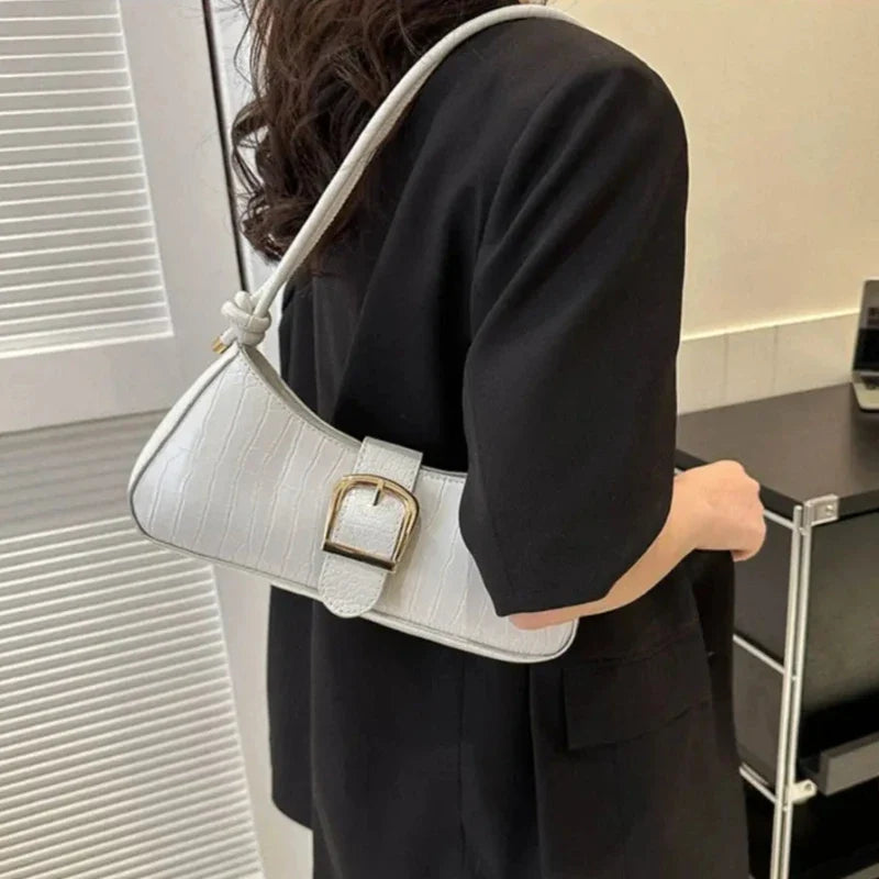 Sac chic en simili façon baguette avec boucle métallique