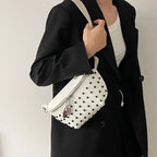 Sac clouté de type banane