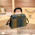 Sac coloré pour la main façon peau de serpent