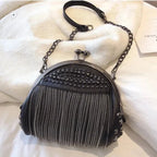 Sac de couleur noire à frange