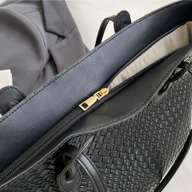 Sac de forme cabas tressé