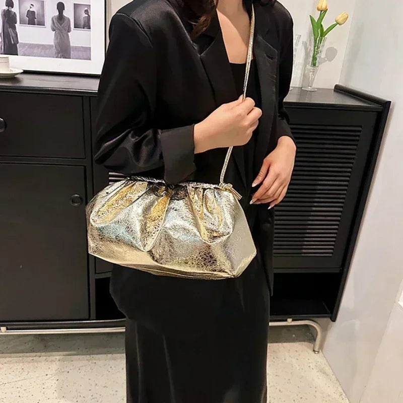 Sac de soirée somptueux au style froissé moderne
