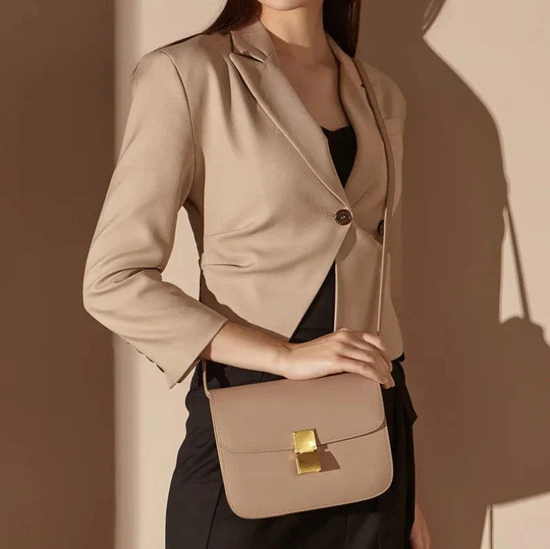 Sac élégant en cuir pour femme à l'allure épurée