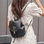 Sac élégant et stylisé à main et à dos femme