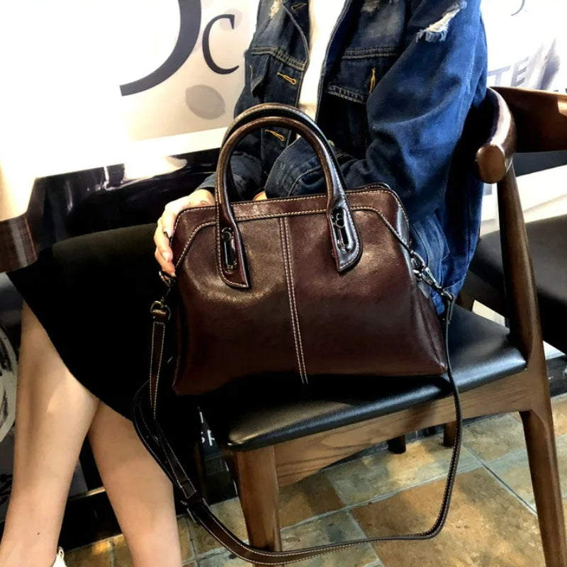 Sac en cuir à main et bandoulière
