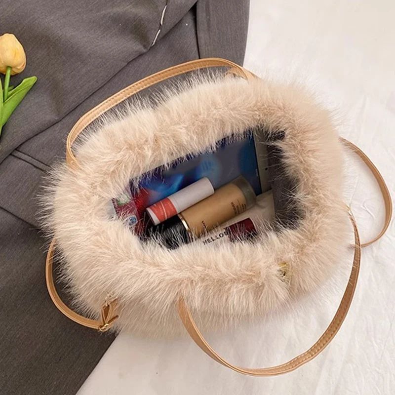 Sac en fausse fourrure à main doux et élégant