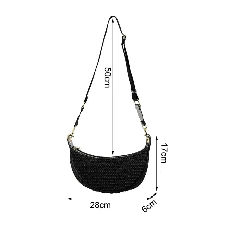 Sac en forme de demi-lune au tissage travaillé