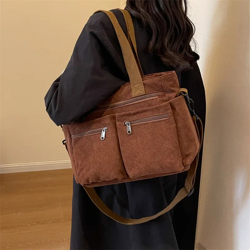 Sac en matière velours avec bandoulière