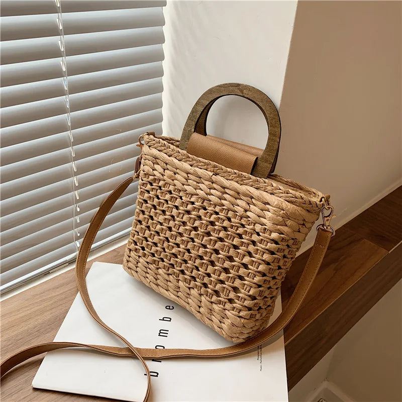 Sac en paille à main de forme panier bohème
