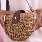 Sac en paille à silhouette demi-lune