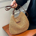 Sac en paille porté à bandoulière
