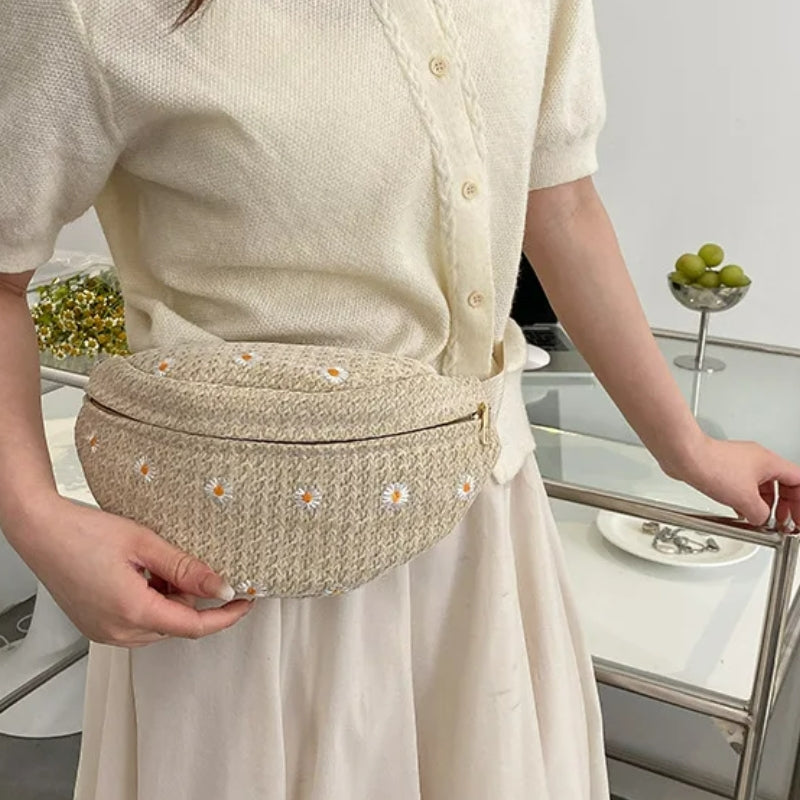Sac en paille porté en banane pour femme