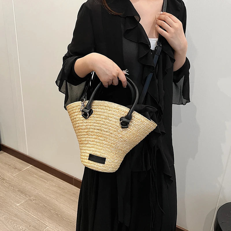 Sac en paille pour la saison estivale