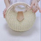 Sac en rotin rond au design élégant